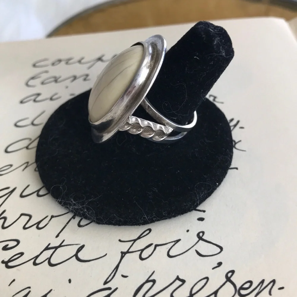 Ring Size 6 Sterling Silver Ivory Oval Shape Handmade Statement Piece Boho Style - Picture 2 of 4